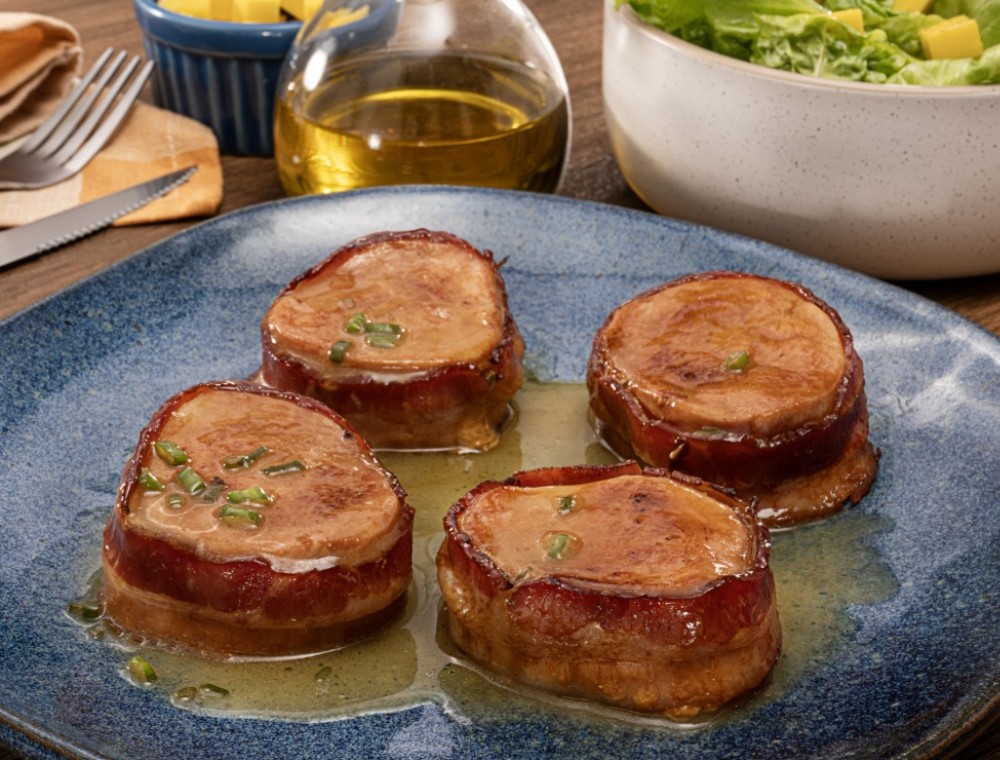 Receita de filé mignon suíno com salada e manga: opção refrescante para o verão