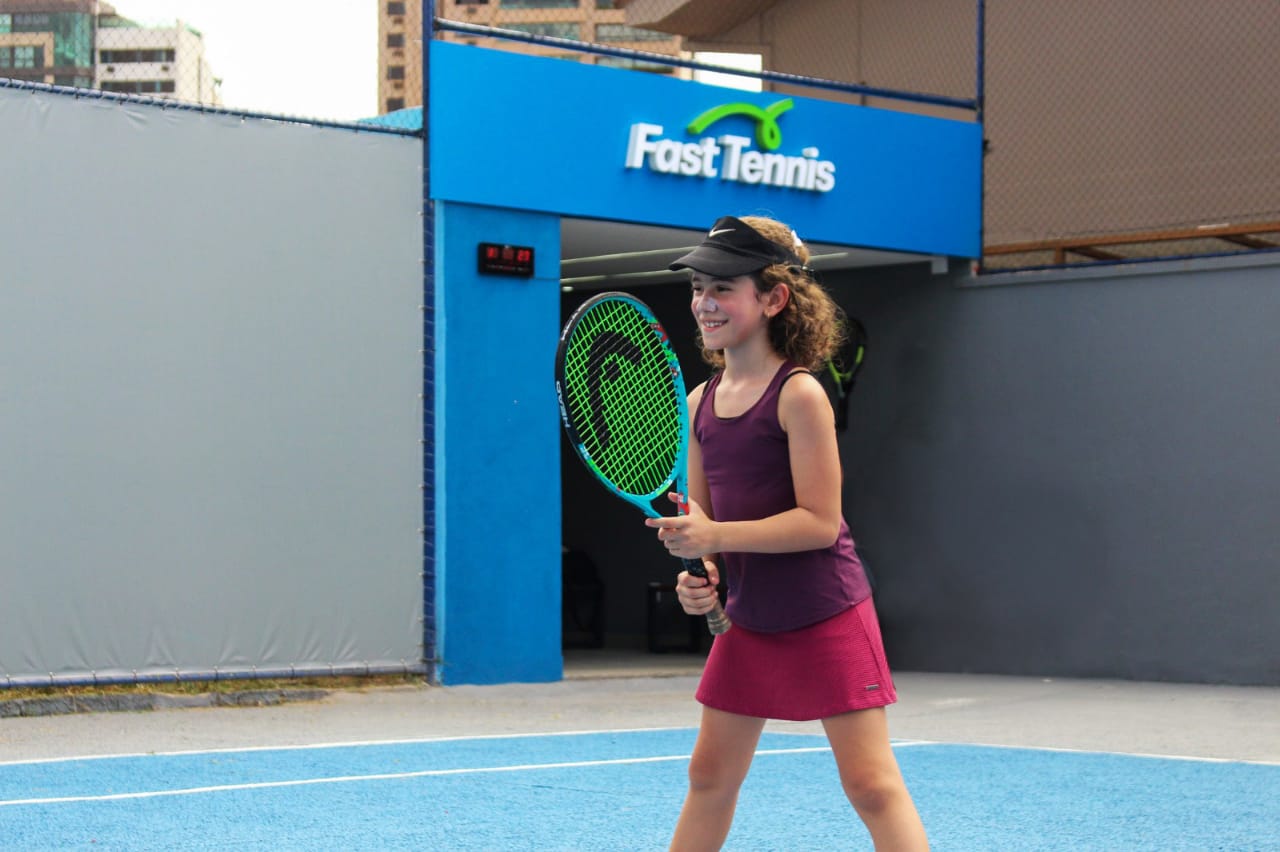 Por que o tênis é uma excelente escolha para o desenvolvimento infantil?