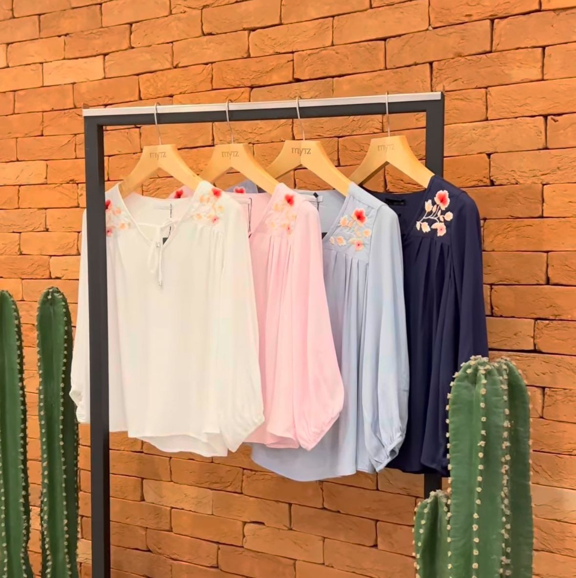 Inverno 2025 começa com cores terrosas, alfaiataria, boho e peças versáteis nas vitrines