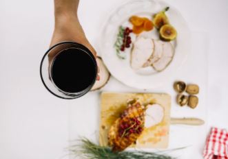 Café pra relaxar, queijo pra harmonizar, vinho pra comemorar