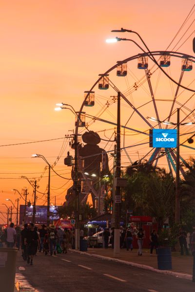 Do pôr do sol ao Fly Zone: Parque de Diversões é mais uma atração na Festa do Peão