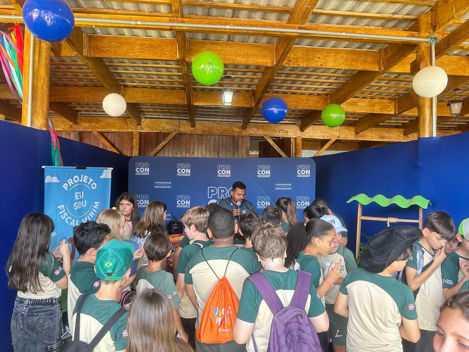 Procon Barretos leva conscientização infantil ao Rancho do Peãozinho na 70ª Festa do Peão
