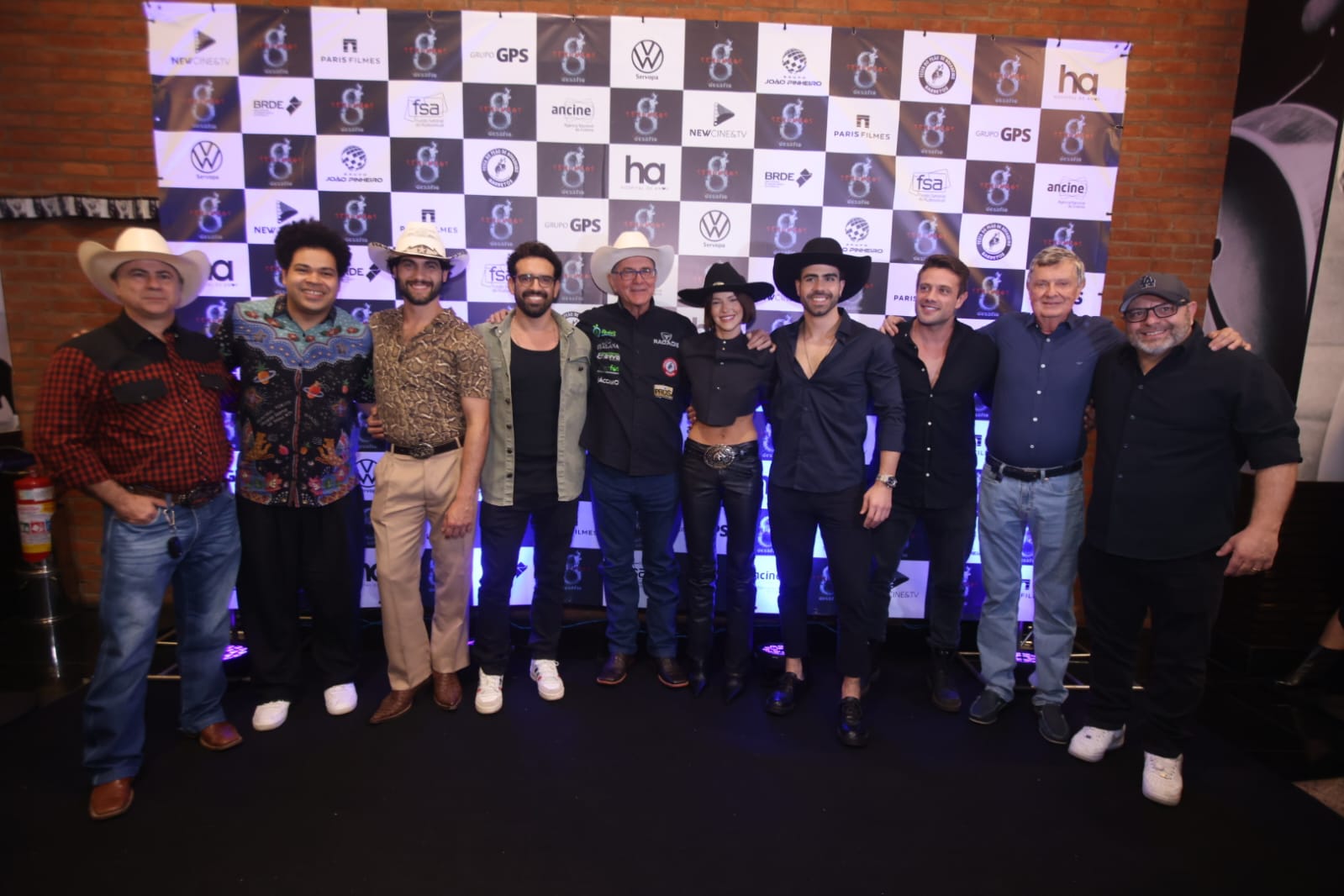 Ambientado em Barretos, “8 Segundos – O Desafio” reúne elenco e convidados para pré-estreia
